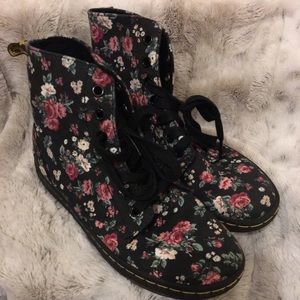 Floral Dr.Marten Sz 6